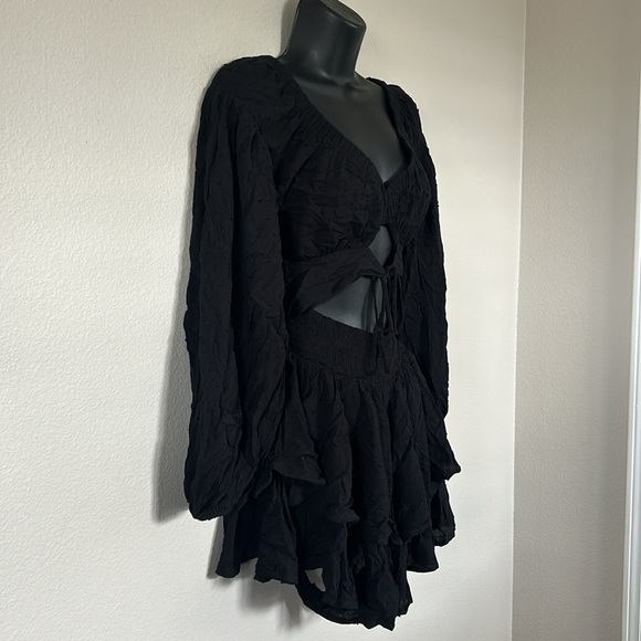 Princess Polly Needed Me Black Swiss Dot Cut Out Waist Balloon Sleeve Romper - Picture 7 of 12